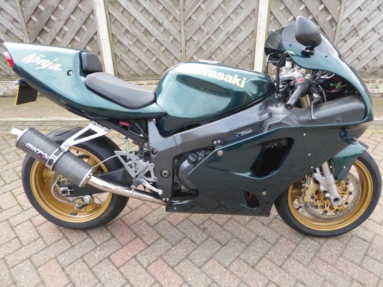Kawasaki ZX7R S REG UNDER TRAY BRAIDED LINES CARBON CAN POWDER COATED WHEELS