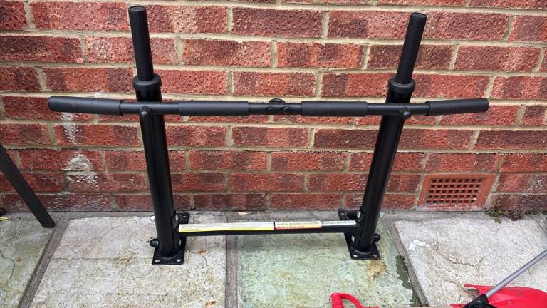 Wall Mounted Pull-Up Bar / Chin-Up Bar – Heavy Duty – £19.99