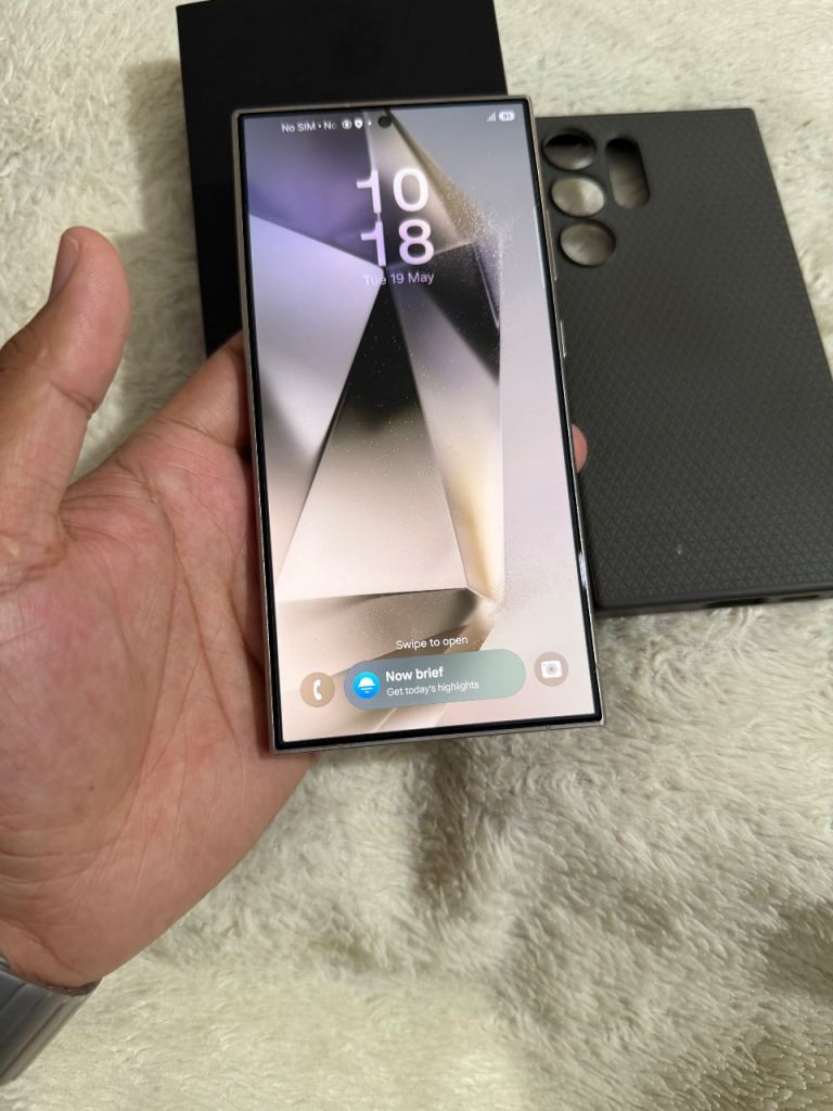 Samsung S24 Ultra 512gb is in Excellent Condition 