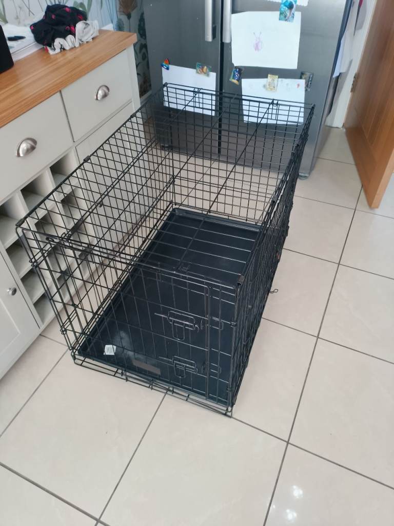 2 dog crates 