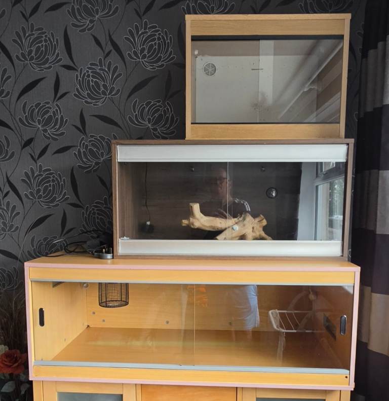 Vivariums and accessories