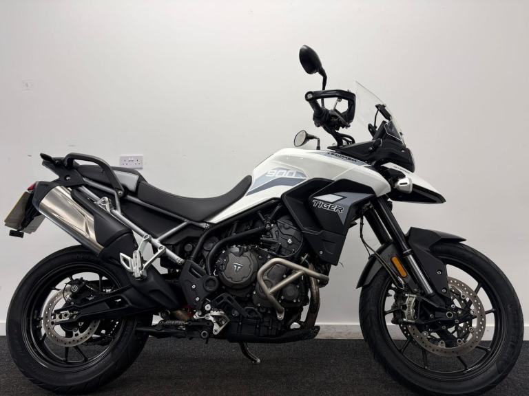 TRIUMPH TIGER 900 GT PRO ** SPOTLIGHTS - CRASH BARS - WARRANTY ** 