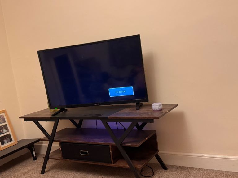 Flat Screen TV – Good Condition