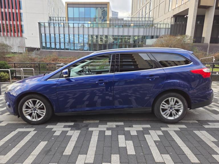 FORD FOCUS 1.6 TDCI MANUAL ESTATE TITANIUM *TOP SPECIFICATION* £20 TAX mondeo 