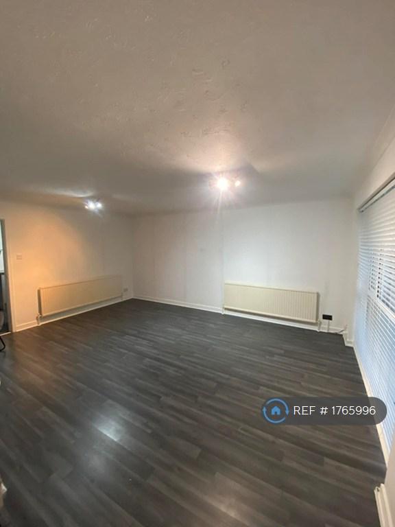 3 bedroom house in Inglewood Avenue, Camberley, GU15 (3 bed) (#1765996)