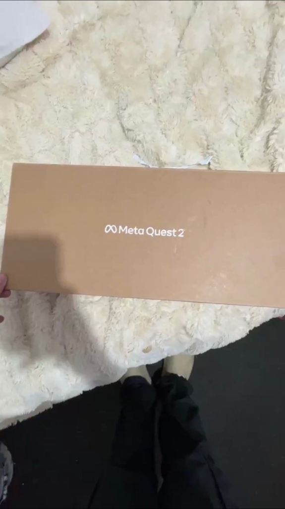 Meta Quest 2 VR Headset – used good, Boxed