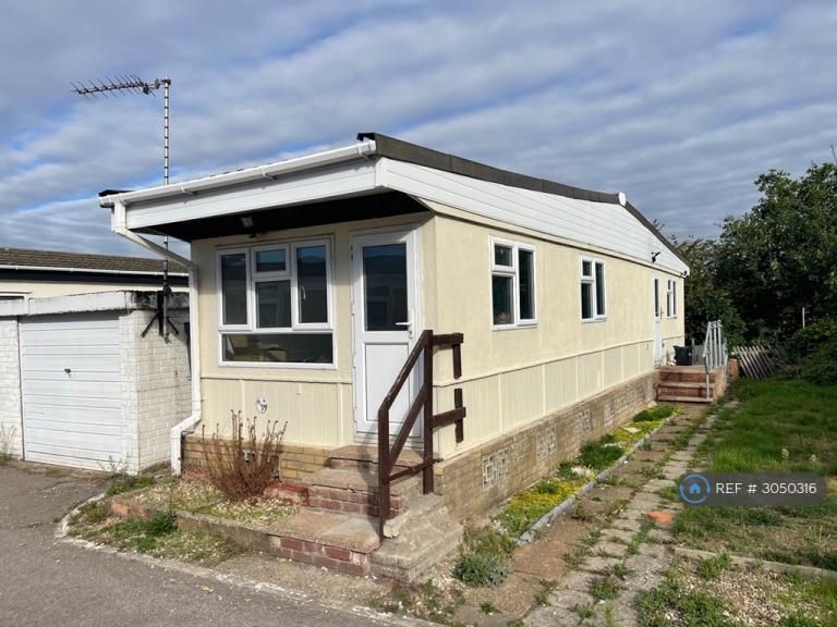 2 bedroom house in Mere Oak Park, Reading, RG7 (2 bed) (#3050316)