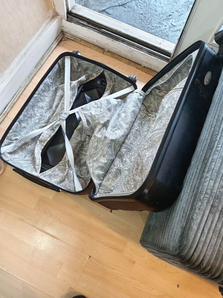 Black Hard Shell Suitcase with Wheels – Good Condition | in Notting ...