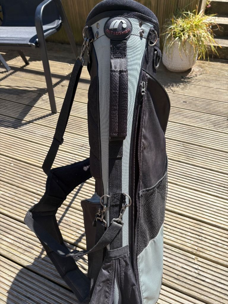 Slim golf club bag