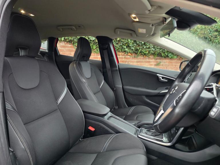 2017 Volvo V40 T2 [122] Momentum 5dr Geartronic HATCHBACK Petrol Automatic