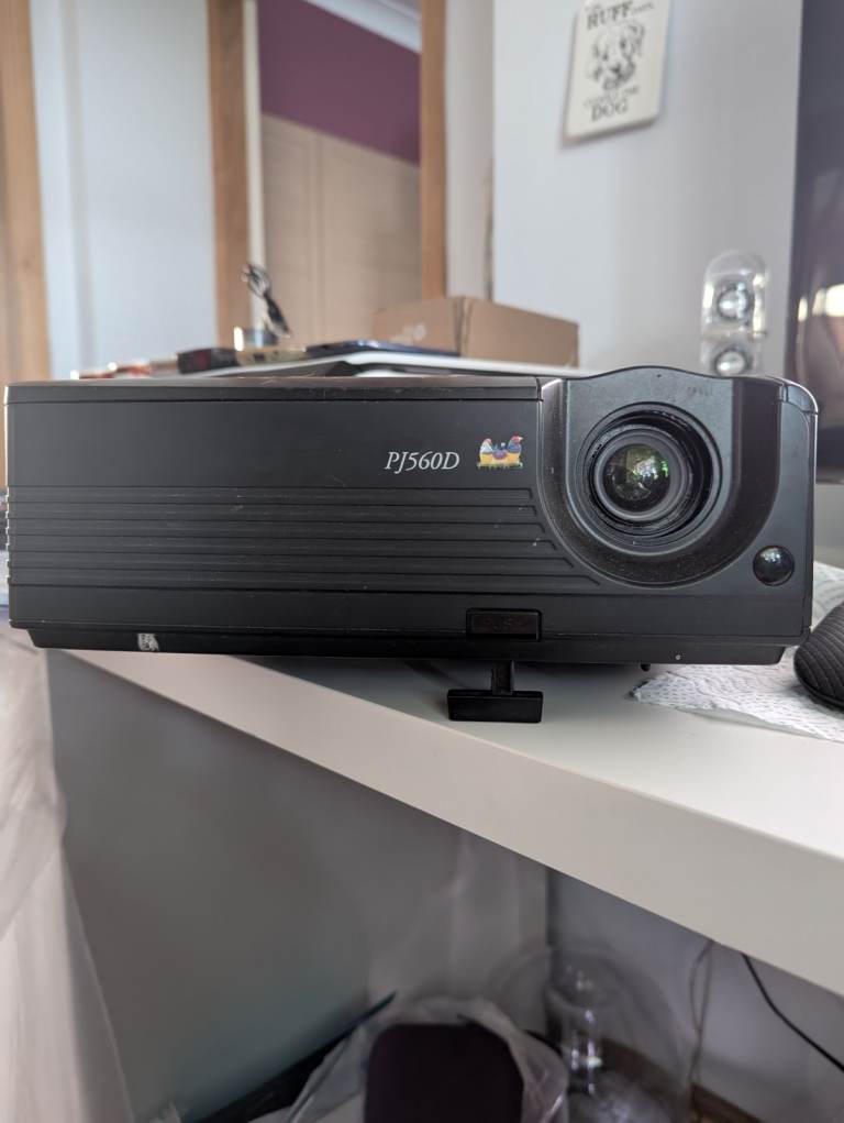 VIEWSONIC PJ560D Projector