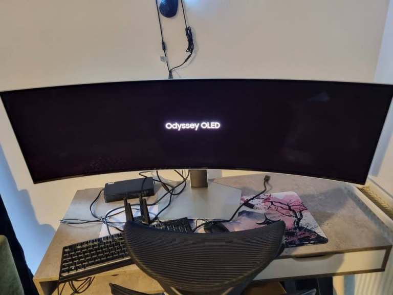 BARGAIN OLED Samsung 49' Odyssey G9 Gaming Monitor for pc desktop computer - drop off available 