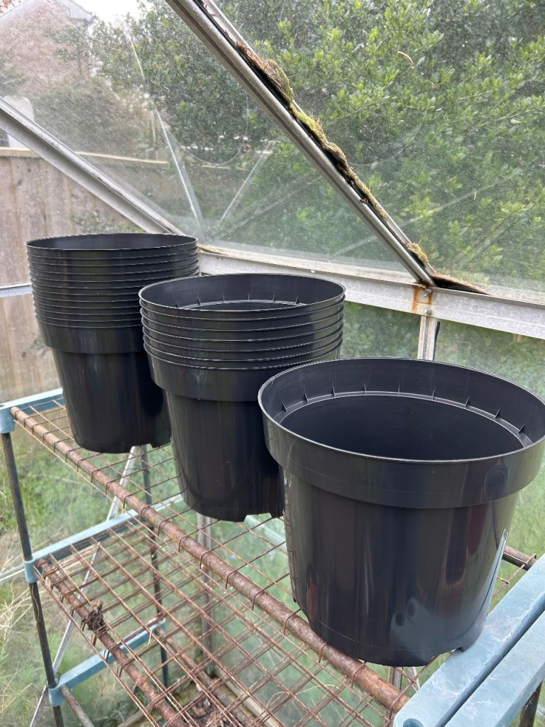 Large Black Plastic Garden Plant Pots – Stackable