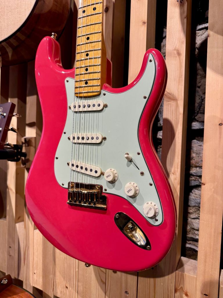 Fender Custom Shop Custom Deluxe Stratocaster USA - PX Welcome .. WHY?