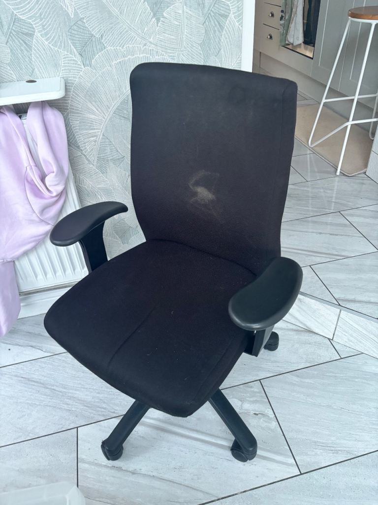 Free black office chair 
