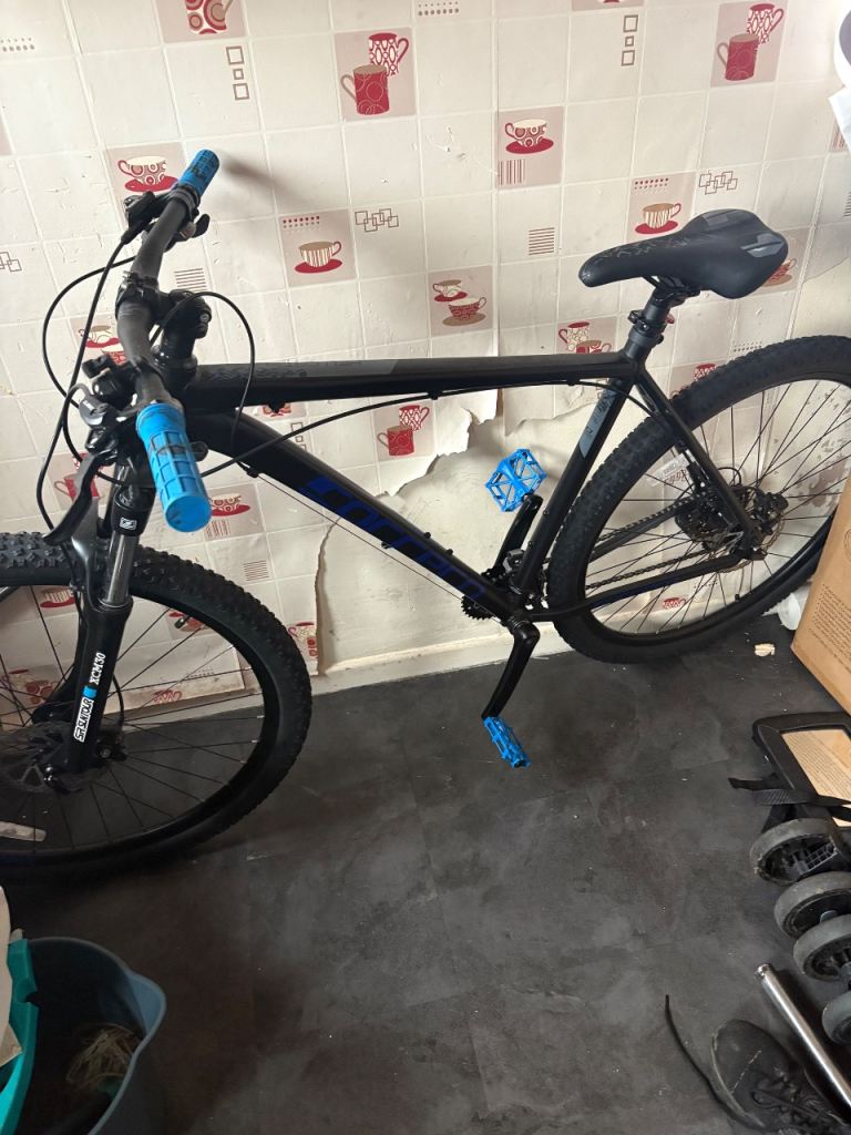 Carrera hellcat bike