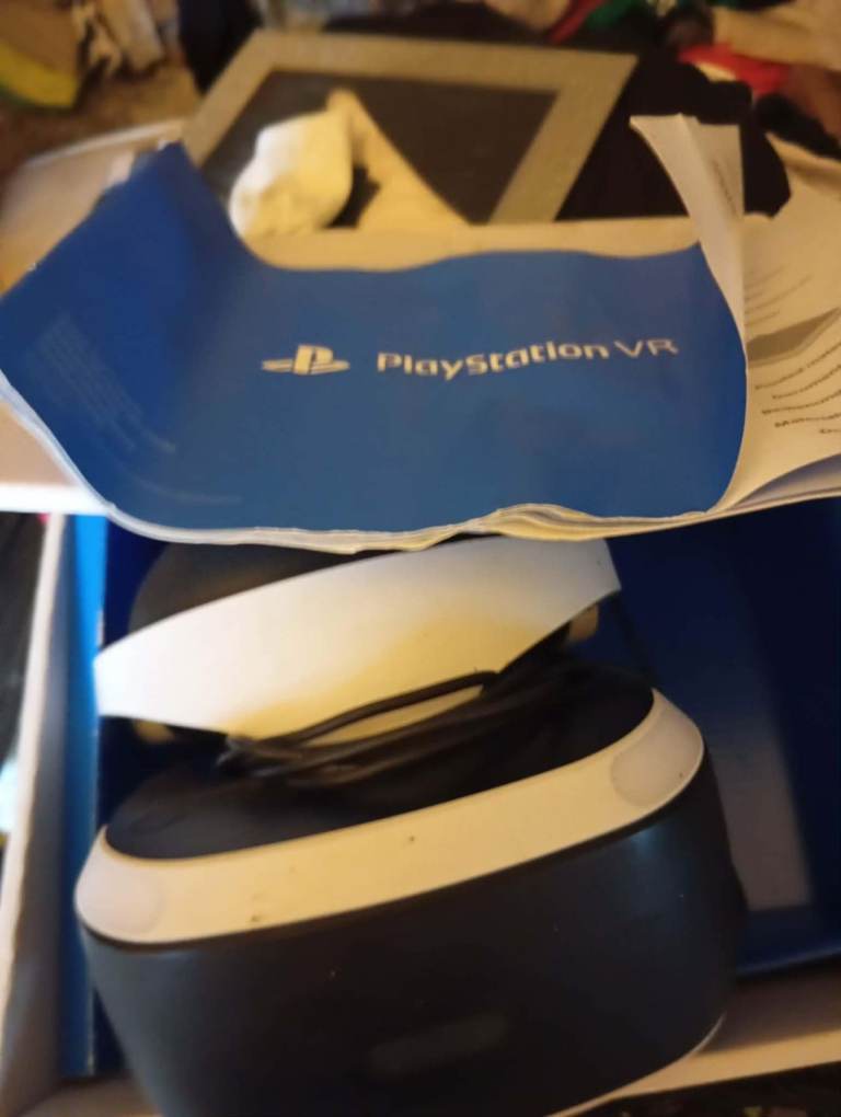 Sony PlayStation 4 VR Headset - Black & White