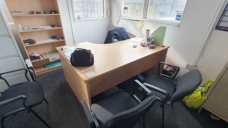 Free desk