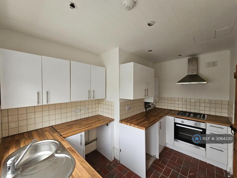 2 bedroom house in Mill Row, Swansea, SA8 (2 bed) (#3064330)