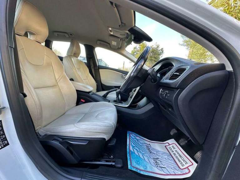 2015 Volvo V40 1.6 D2 SE Lux Euro 5 (s/s) 5dr HATCHBACK Diesel Manual