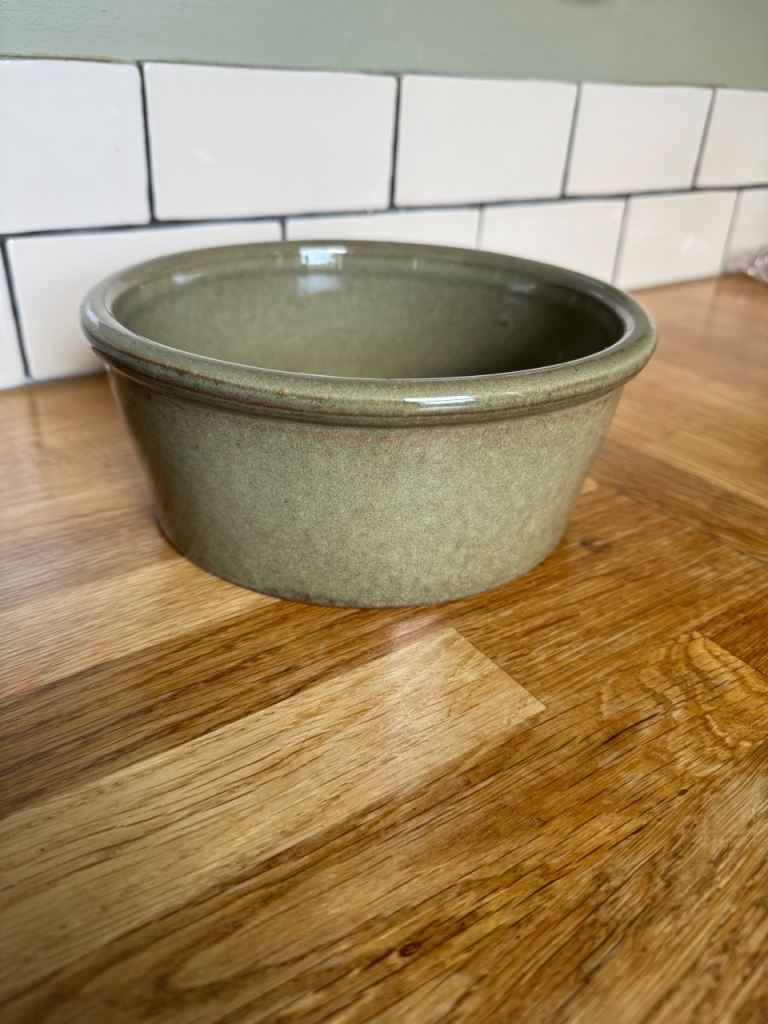 Large dog / pet - food / water bowl - 20cm by 8.5cm