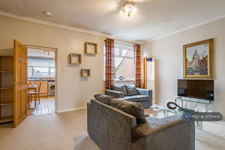3 bedroom flat in New Road, Leighton Buzzard, LU7 (3 bed) (#3055455)