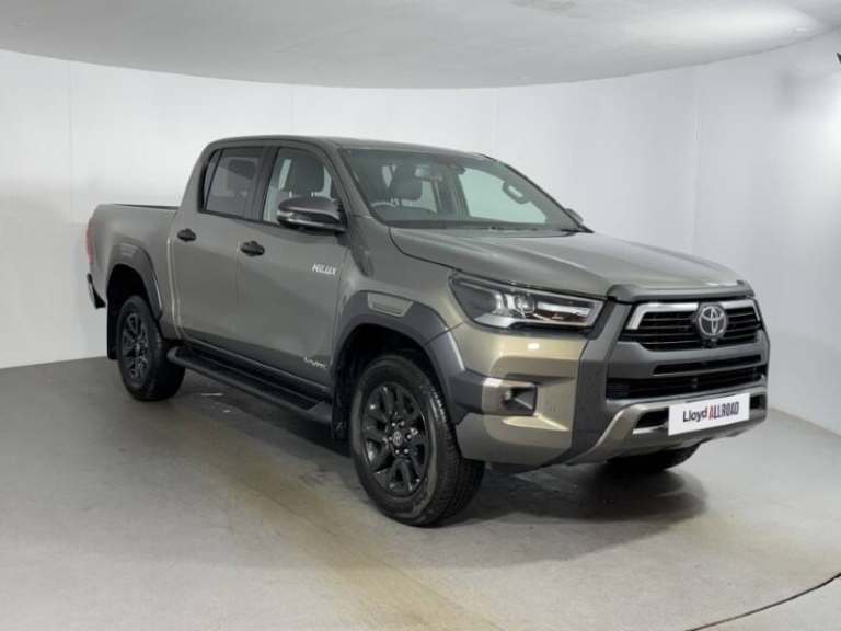 TOYOTA COMMERCIAL HILUX Invincible X D/Cab Pick Up 2.8 D 48V Auto