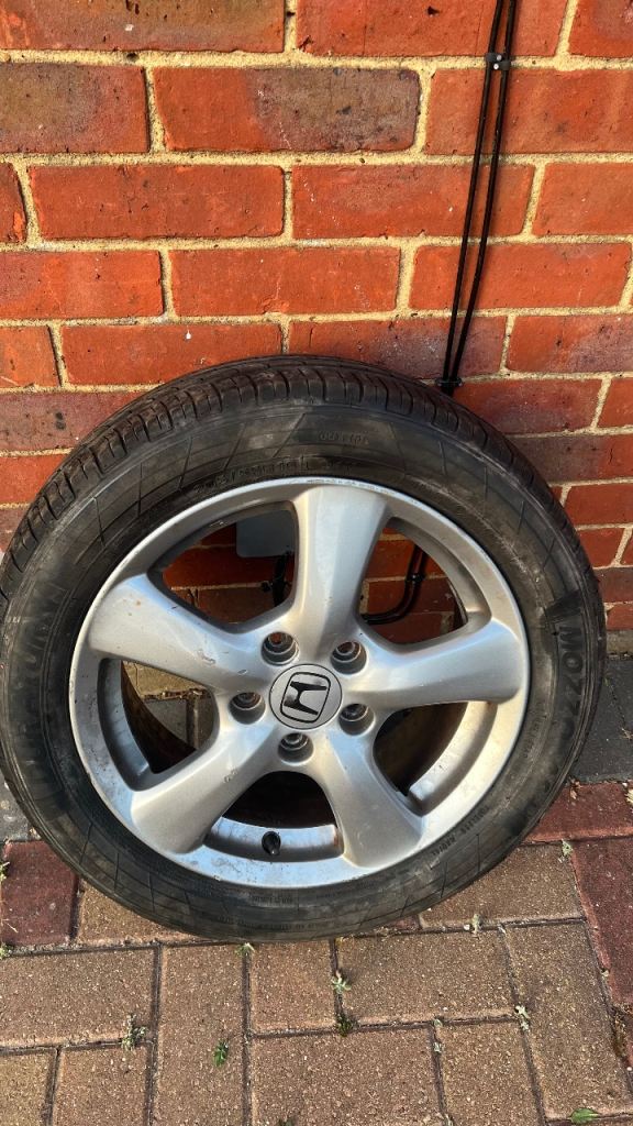 Honda civic alloy with tyre
