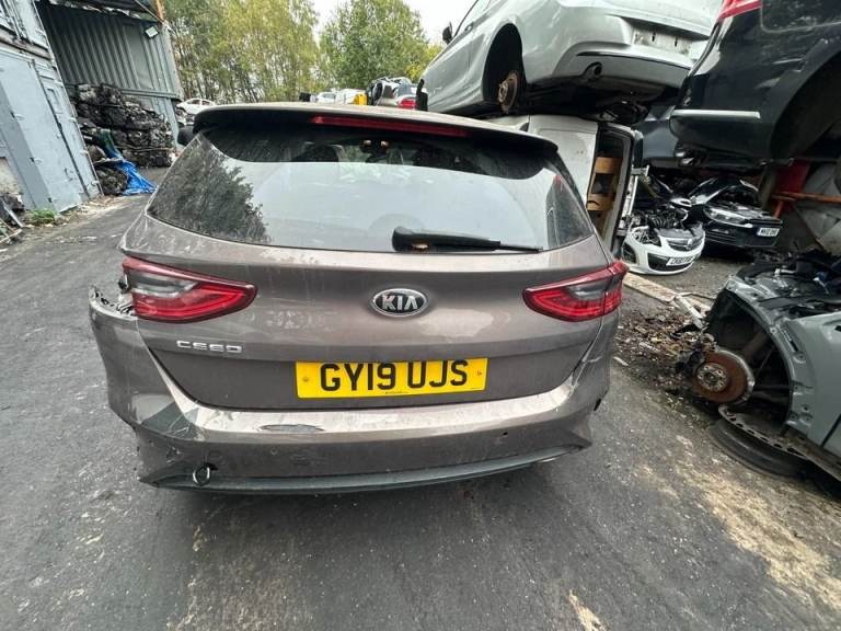 KIA CEED 2019 1.4 PETROL BREAKING