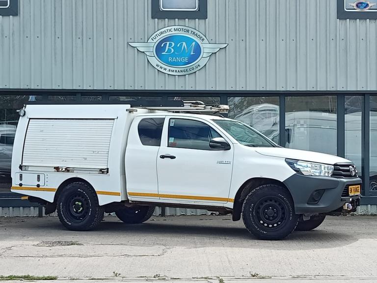 TOYOTA HILUX 2.4 D-4D Active White Manual Diesel 2018