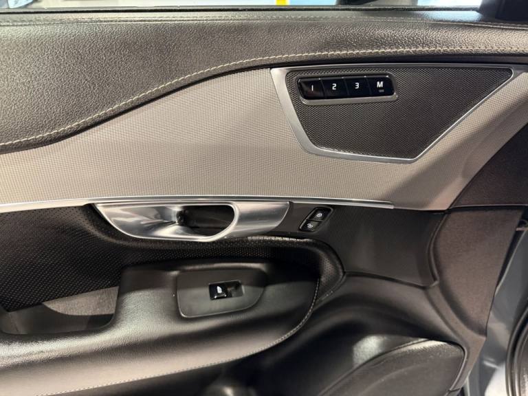 2019 Volvo XC90 2.0 B5 MHEV R-Design SUV 5dr Diesel Hybrid Auto 4WD Euro 6 (s/s) (235 ps) ESTATE ...