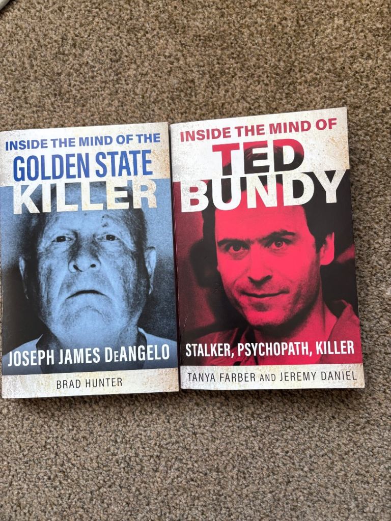 Bundle of true crime books