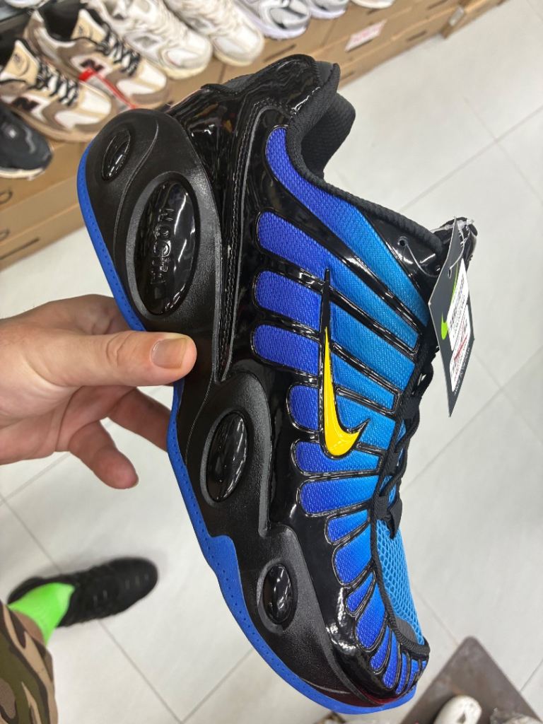 New Nike Trainers - Black, Blue & Yellow