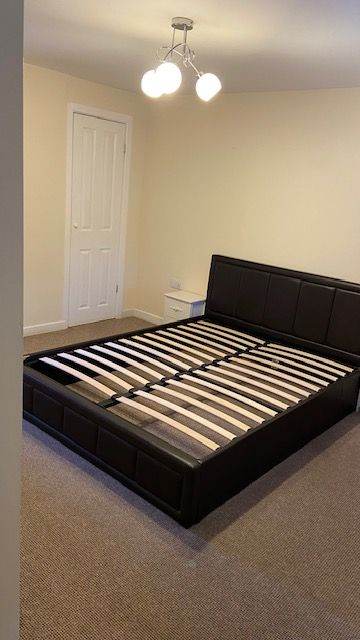 Double room en-suite in Raynes Park