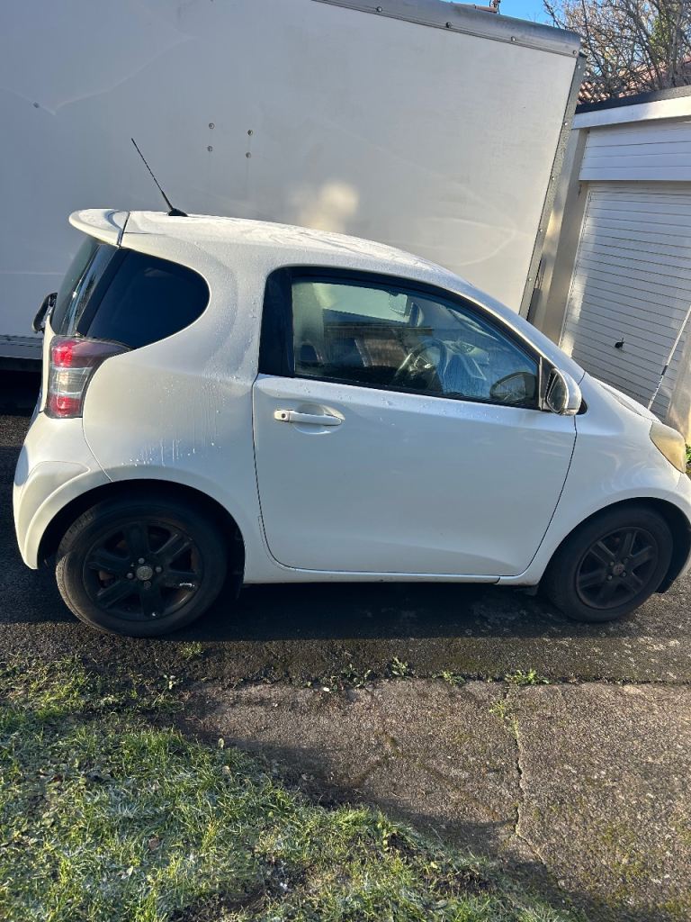 Toyota, IQ, Hatchback, 2009, Manual, 998 (cc), 3 doors