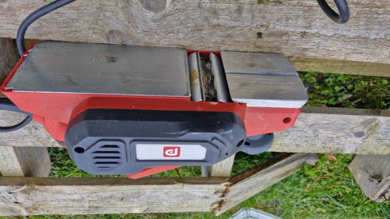 Electric planer