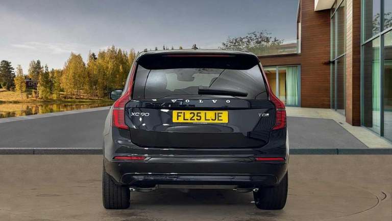 2025 Volvo XC90 Plus, T8 AWD Plug-in hybrid, Electric/Petrol, Dark, 7 Seats ( 360* Camera ) ESTAT...
