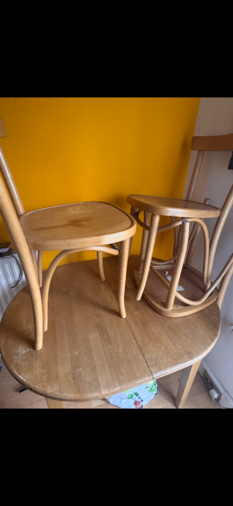 3 chairs and extendable table