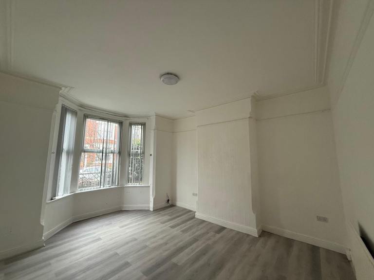 Large 4 bed house for rent WHATSAPP ONLY!!!!