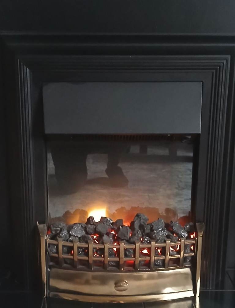Free standing coal affect  electric fire 
