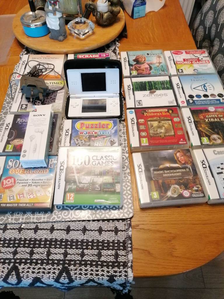 Nintendo ds lite bundle 