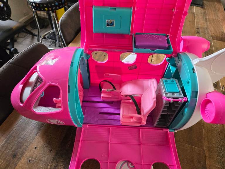 Barbie plane 