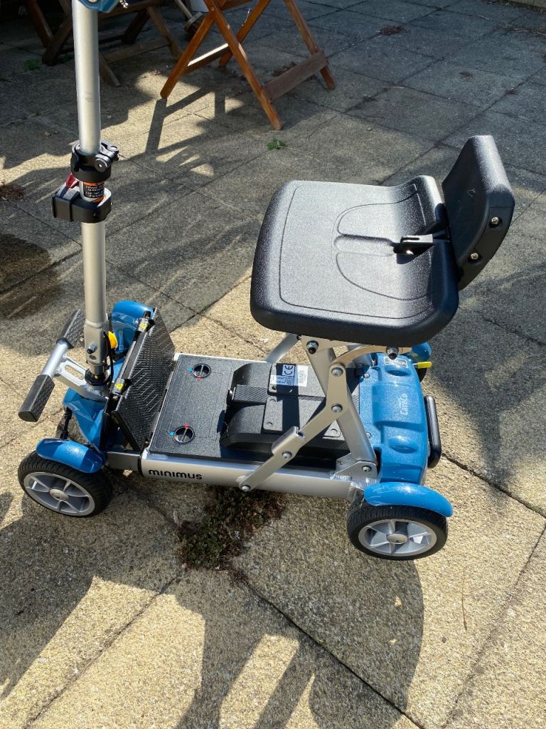 Minimus Folding Travel Scooter – Blue, As Good As New