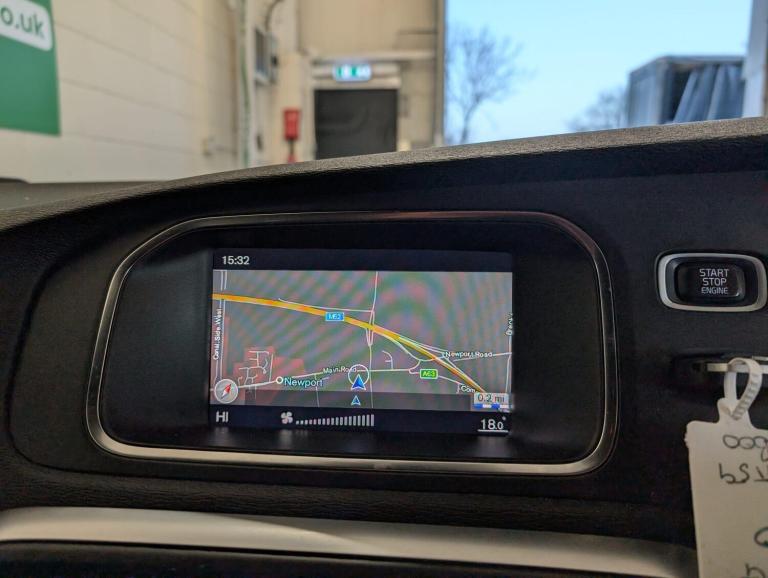 2019 Volvo V40 2.0 T2 GPF R-Design Nav Plus Euro 6 (s/s) 5dr HATCHBACK Petrol Manual