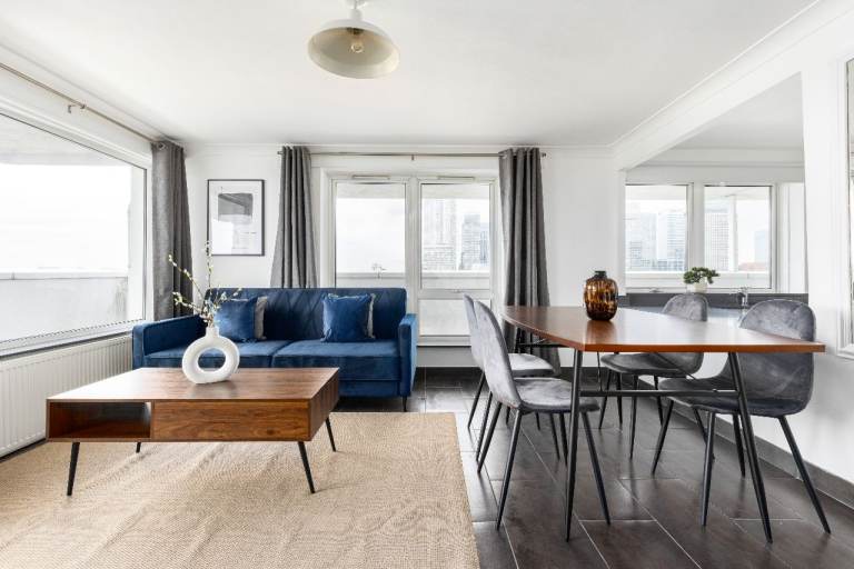 MODERN 2 BED 1 BATH APARTMENT - COMPANY LET ONLY