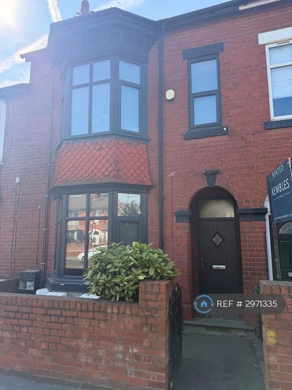 1 bedroom flat in Warmsworth Road, Doncaster, DN4 (1 bed) (#2971335)