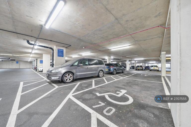 2 bedroom flat in Booth Road, London, E16 (2 bed) (#2707555)