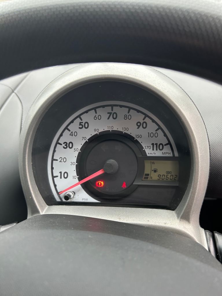 Peugeot, 107, Hatchback, 2011, Manual, 998 (cc), 5 doors