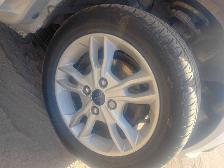 Ford fiesta alloy wheels and tyres 