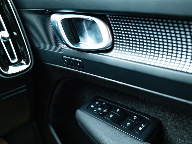 2024 Volvo XC40 2.0 B3 MHEV Plus DCT Auto Euro 6 (s/s) 5dr ESTATE Petrol/Electric Hybrid Automatic